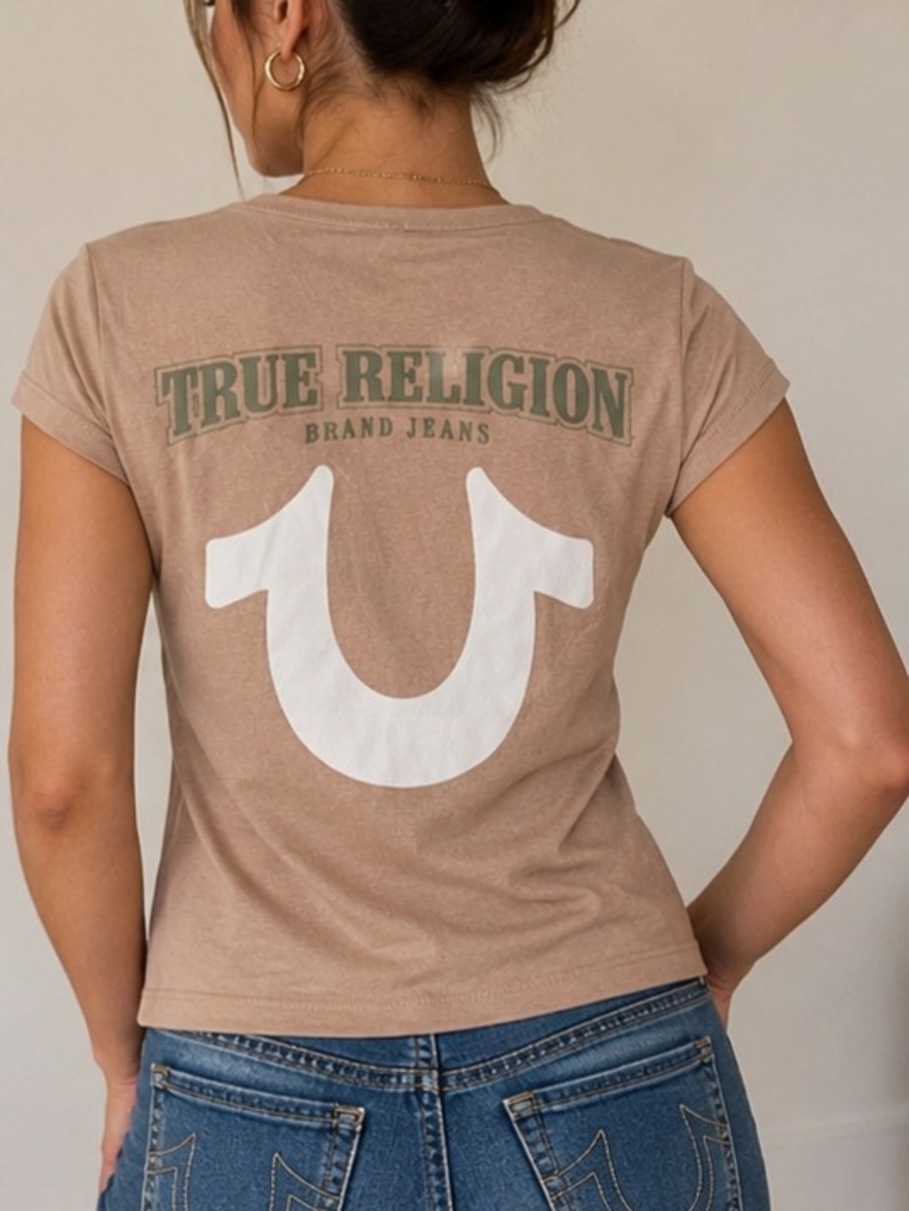 NWT True Religion Logo Notch Tee Size Large Beige Stucco Graphic T-Shirt